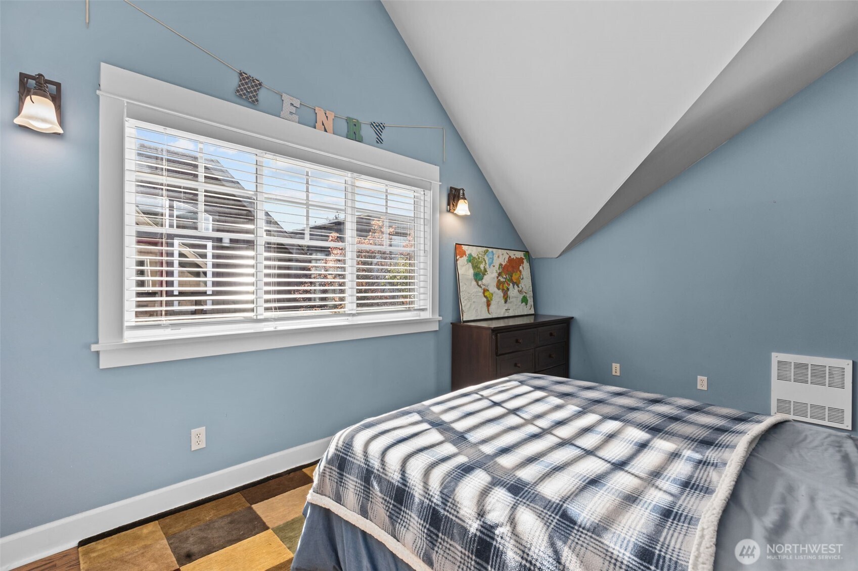 2200 11th Avenue W #A, Seattle, WA 98119