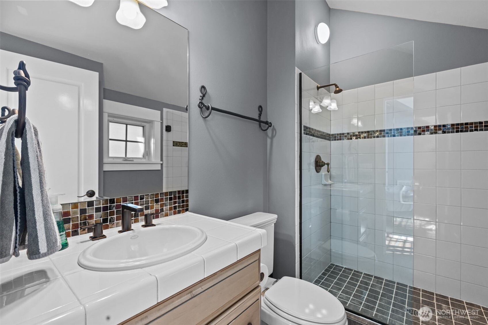 2200 11th Avenue W #A, Seattle, WA 98119