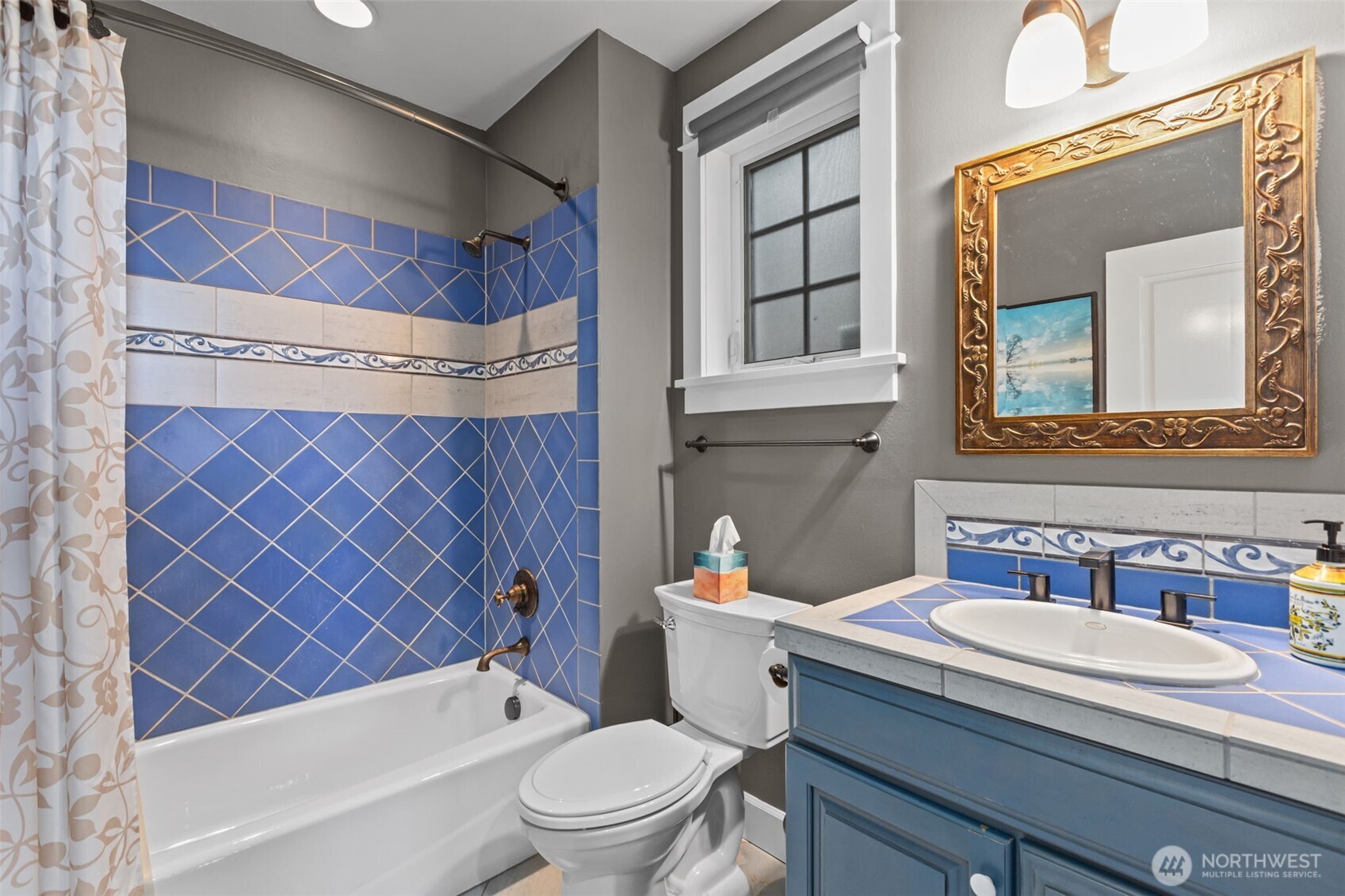 2200 11th Avenue W #A, Seattle, WA 98119