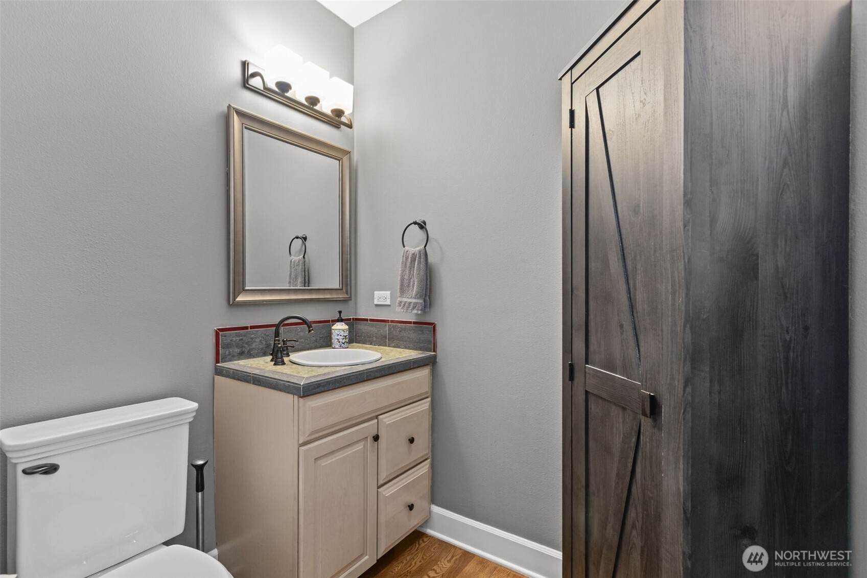 2200 11th Avenue W #A, Seattle, WA 98119