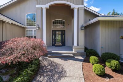 109 211th Place NE, Sammamish, WA 98074 - Photo 2