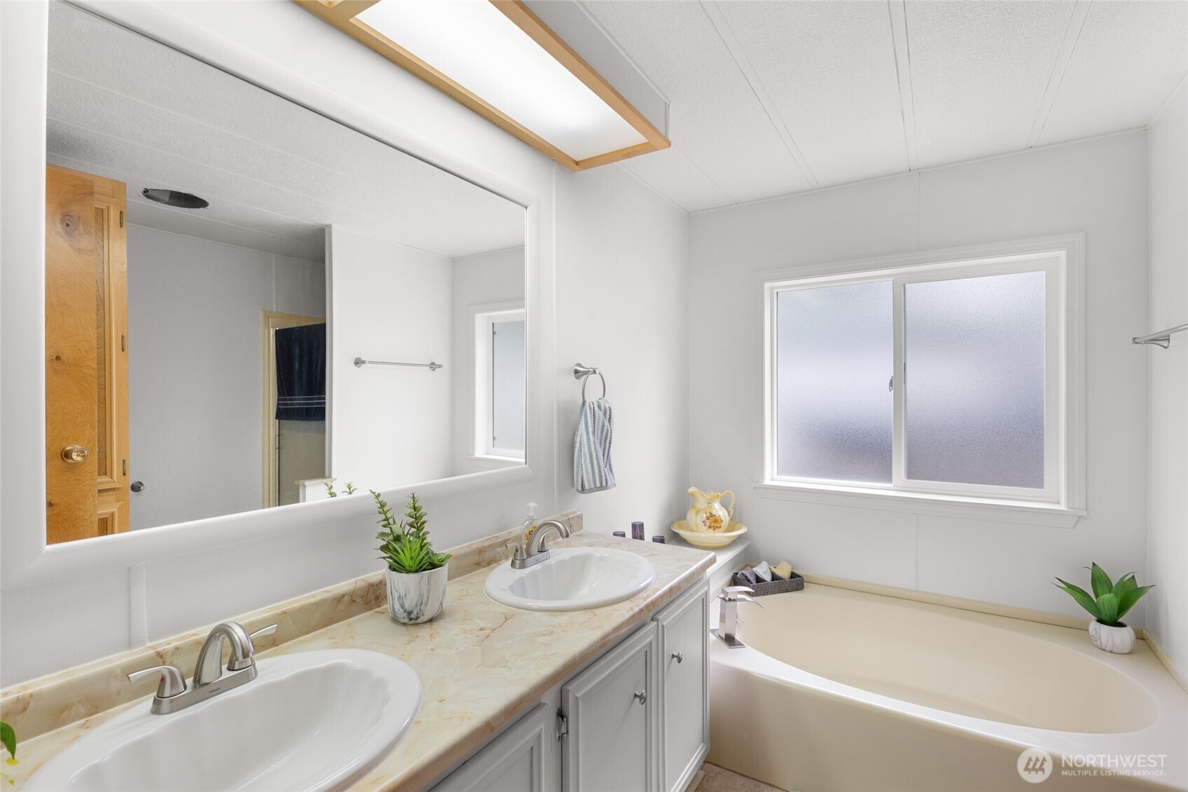 7472 Road F SE #8, Othello, WA 99344