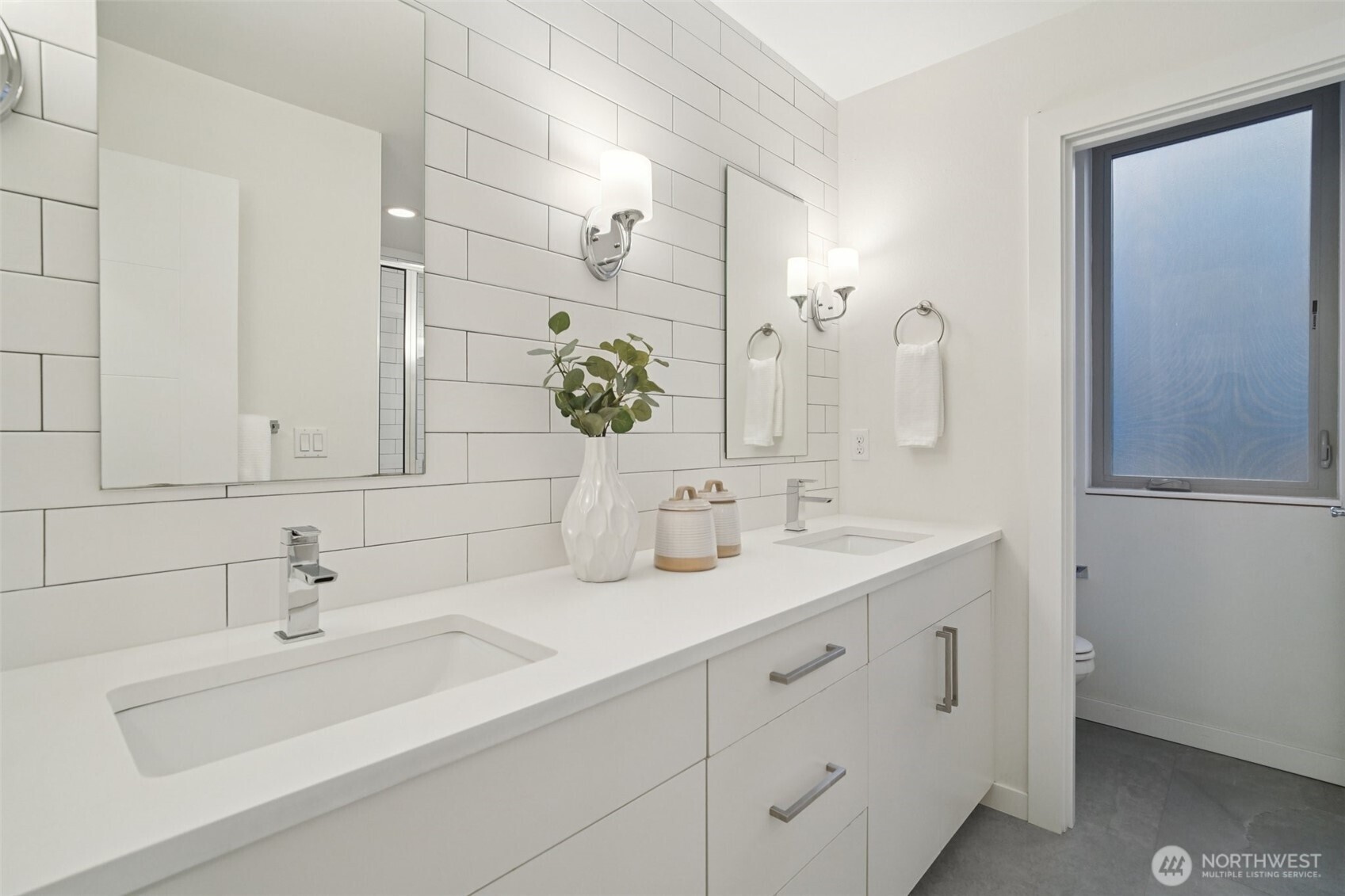 3817 B California Avenue SW, Seattle, WA 98116