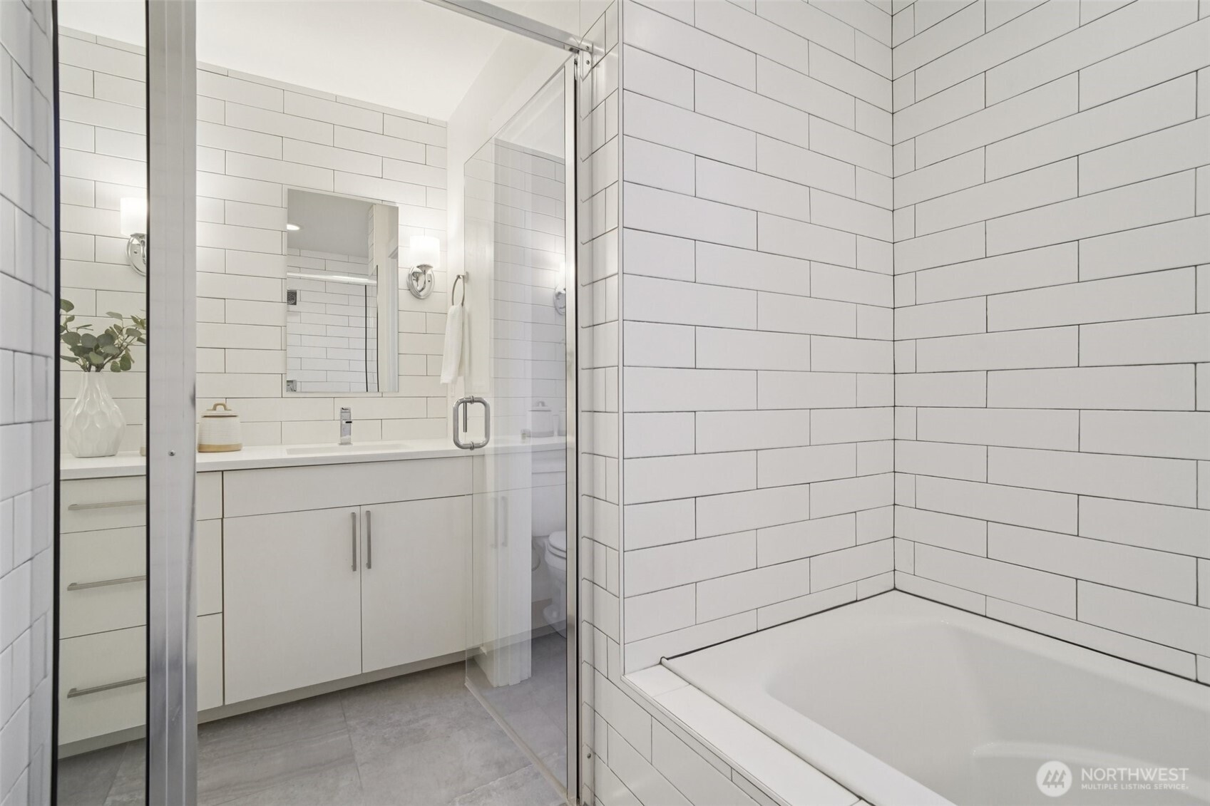 3817 B California Avenue SW, Seattle, WA 98116