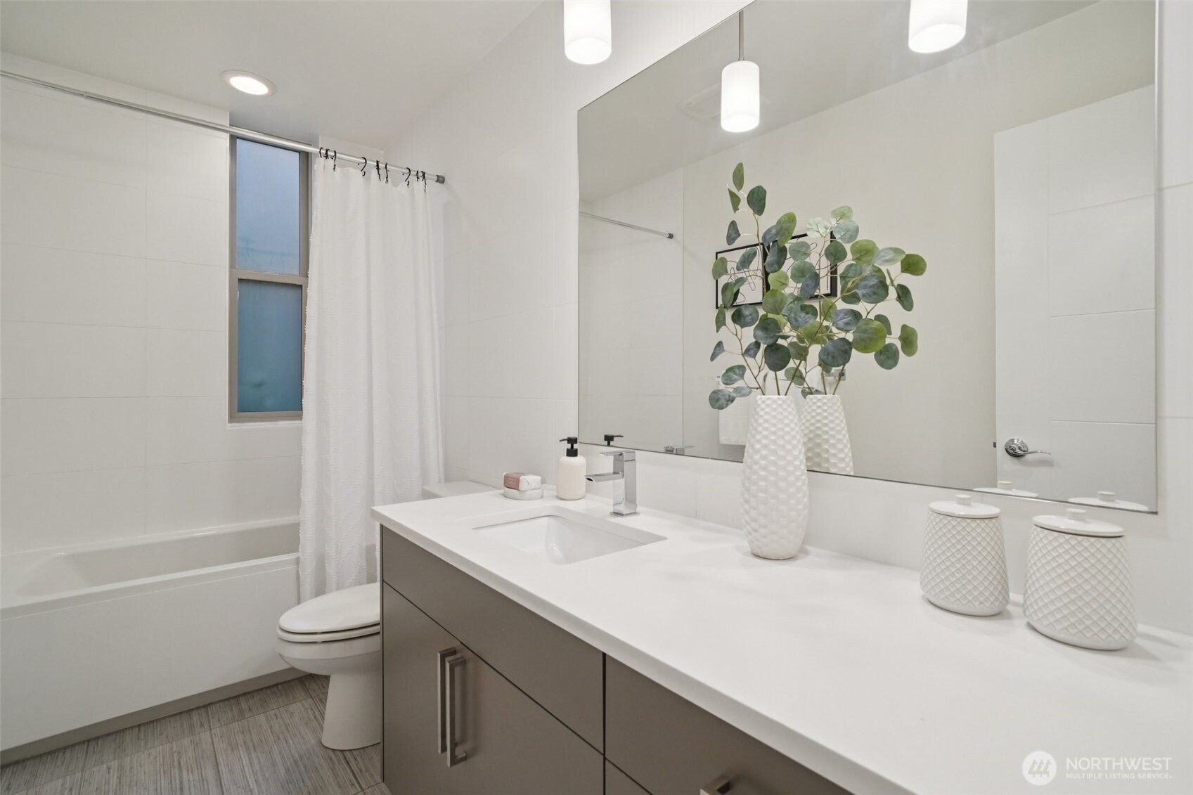 3817 B California Avenue SW, Seattle, WA 98116