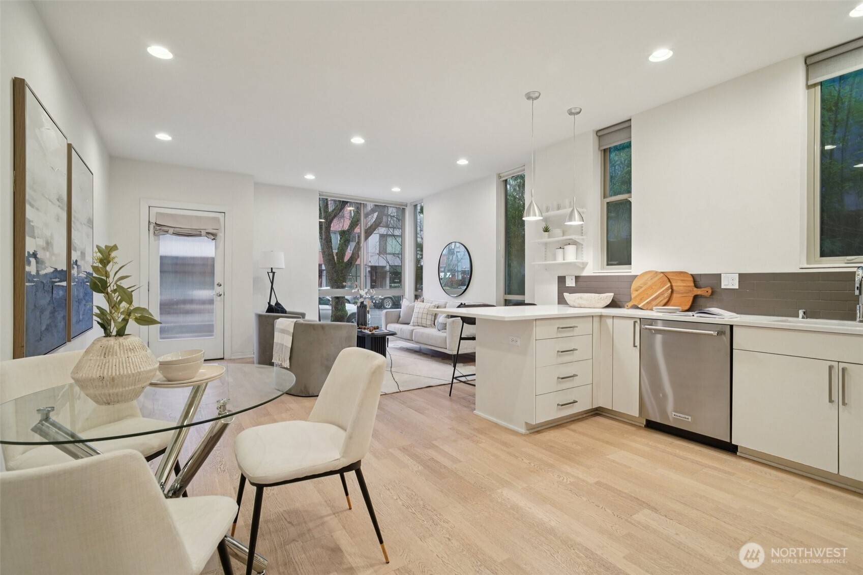 3817 B California Avenue SW, Seattle, WA 98116