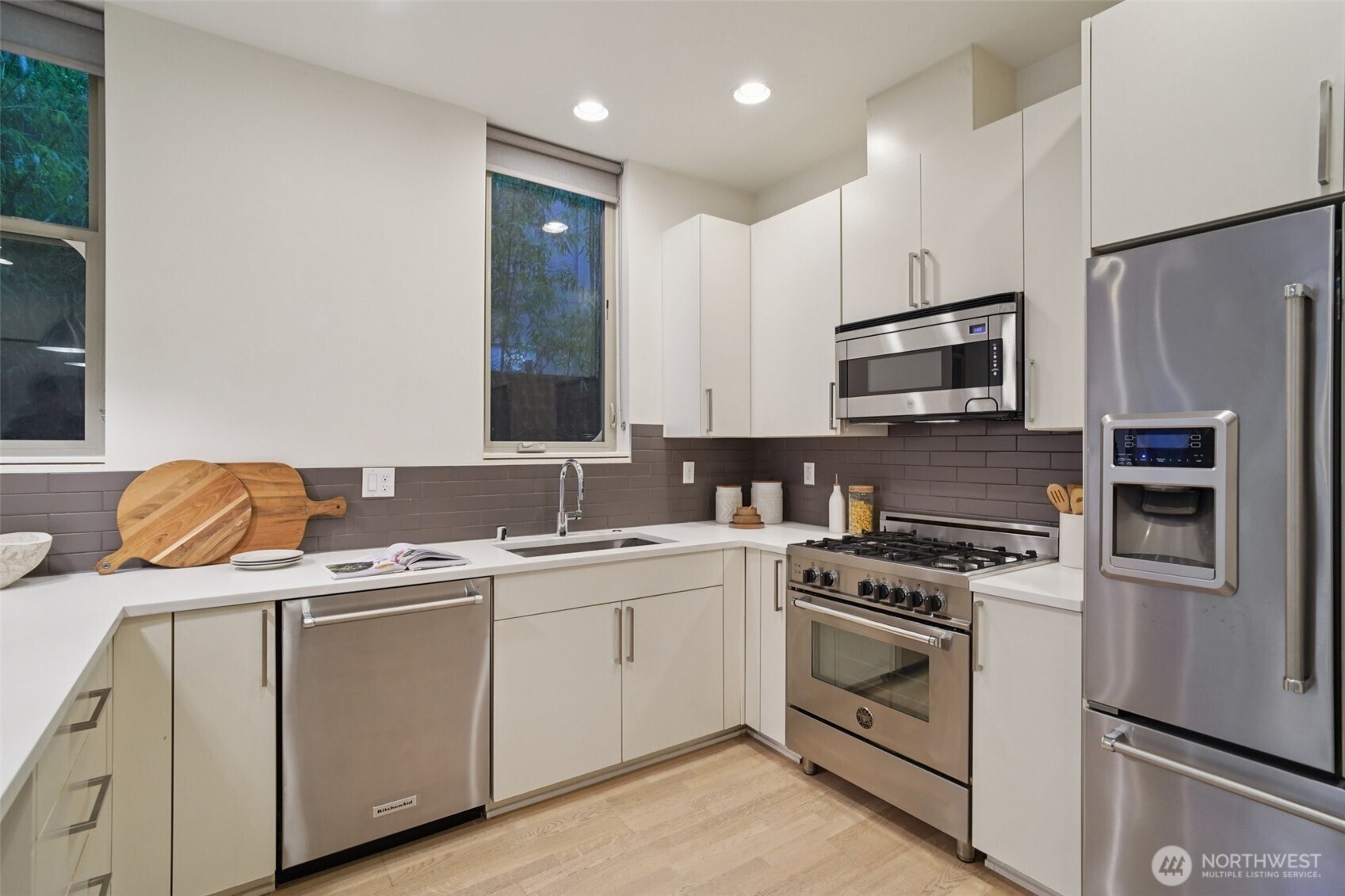 3817 B California Avenue SW, Seattle, WA 98116