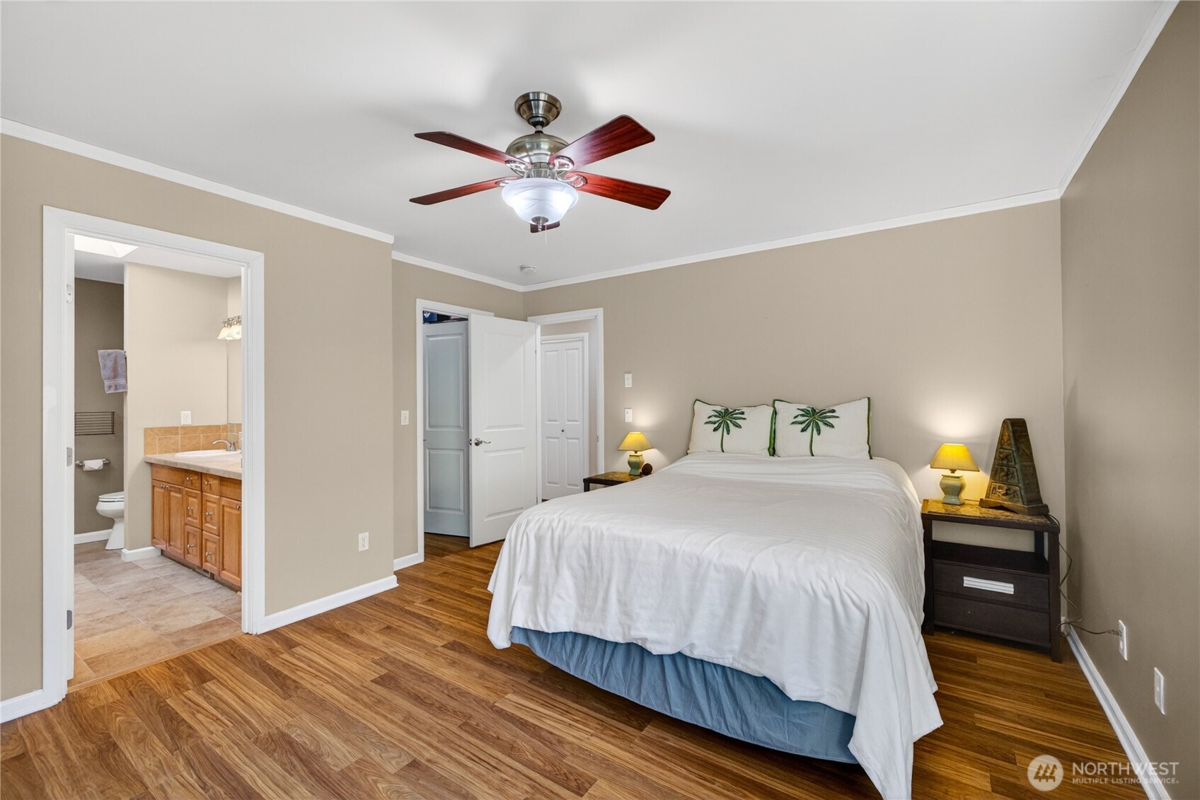 333 Lakeside Drive , Sedro Woolley, WA 98284-9541
