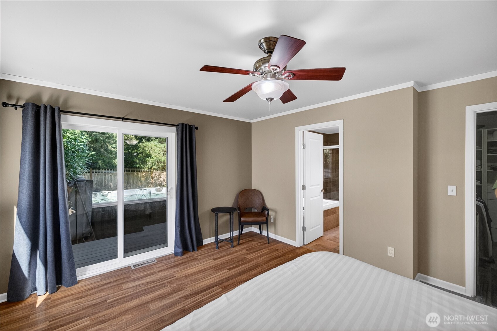 333 Lakeside Drive , Sedro Woolley, WA 98284-9541