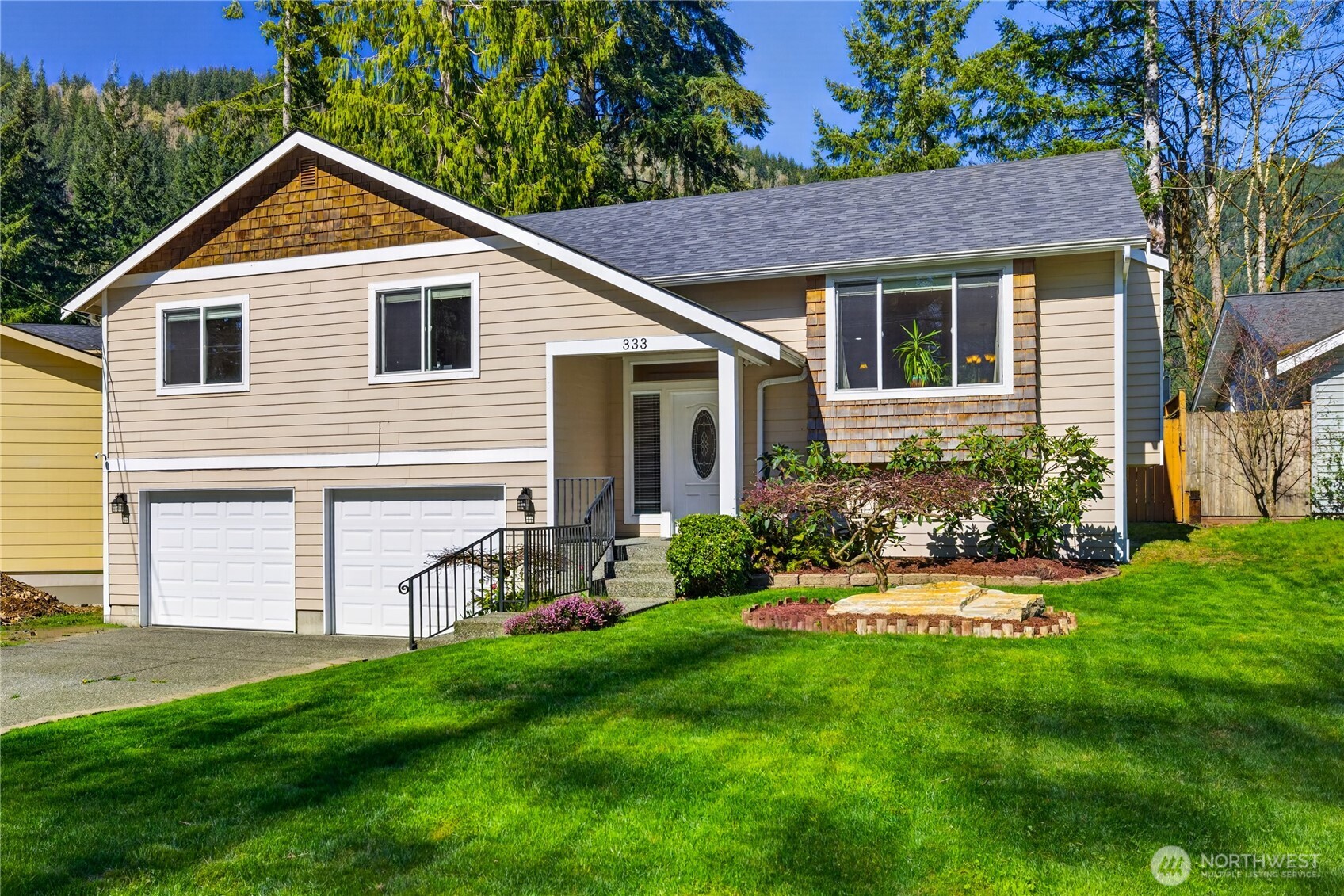 333 Lakeside Drive , Sedro Woolley, WA 98284-9541