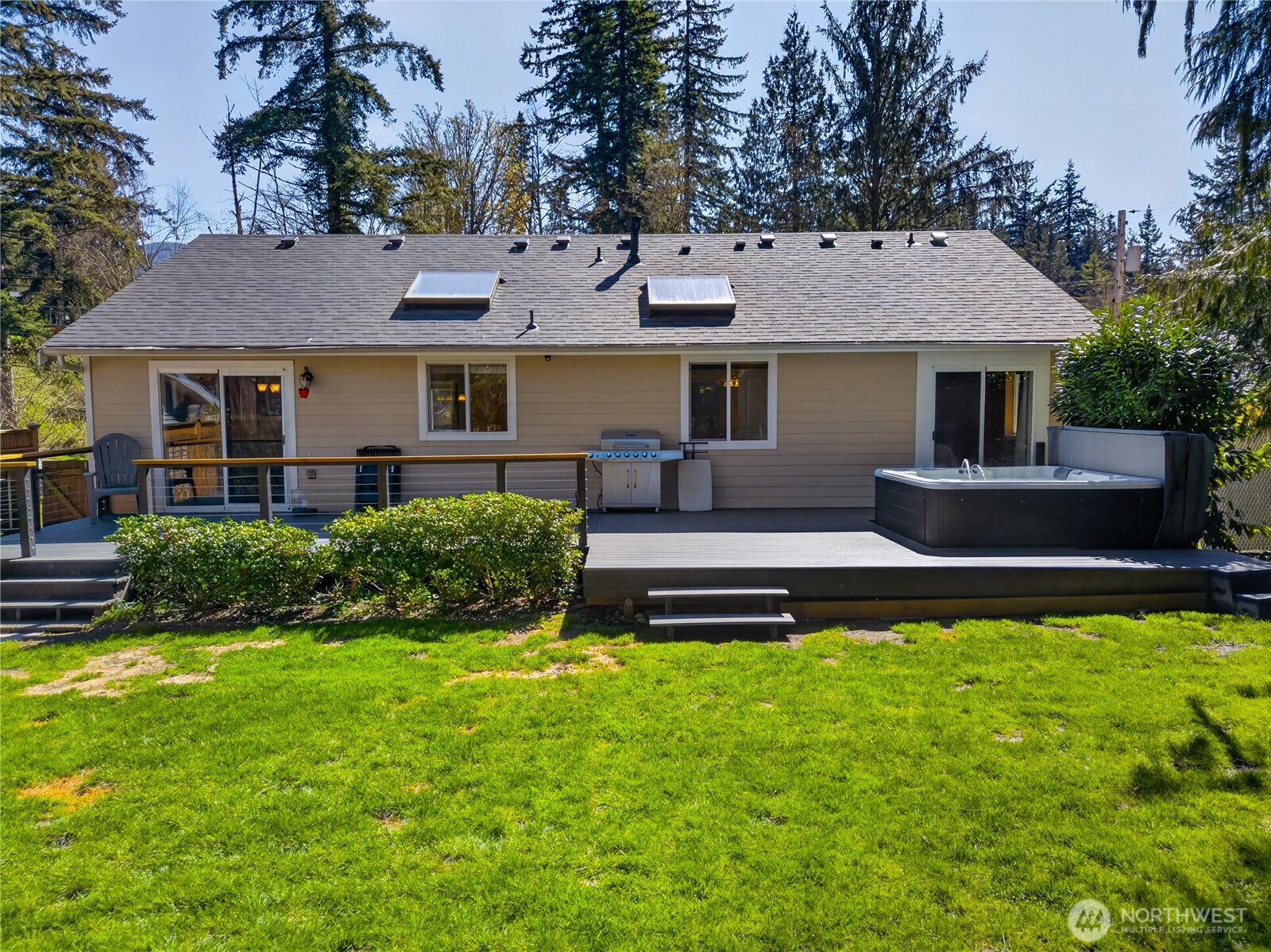333 Lakeside Drive , Sedro Woolley, WA 98284-9541