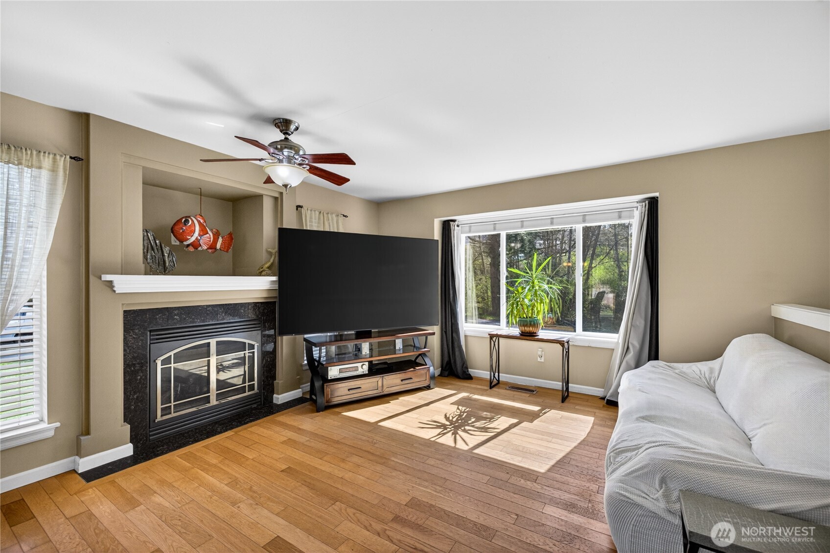 333 Lakeside Drive , Sedro Woolley, WA 98284-9541