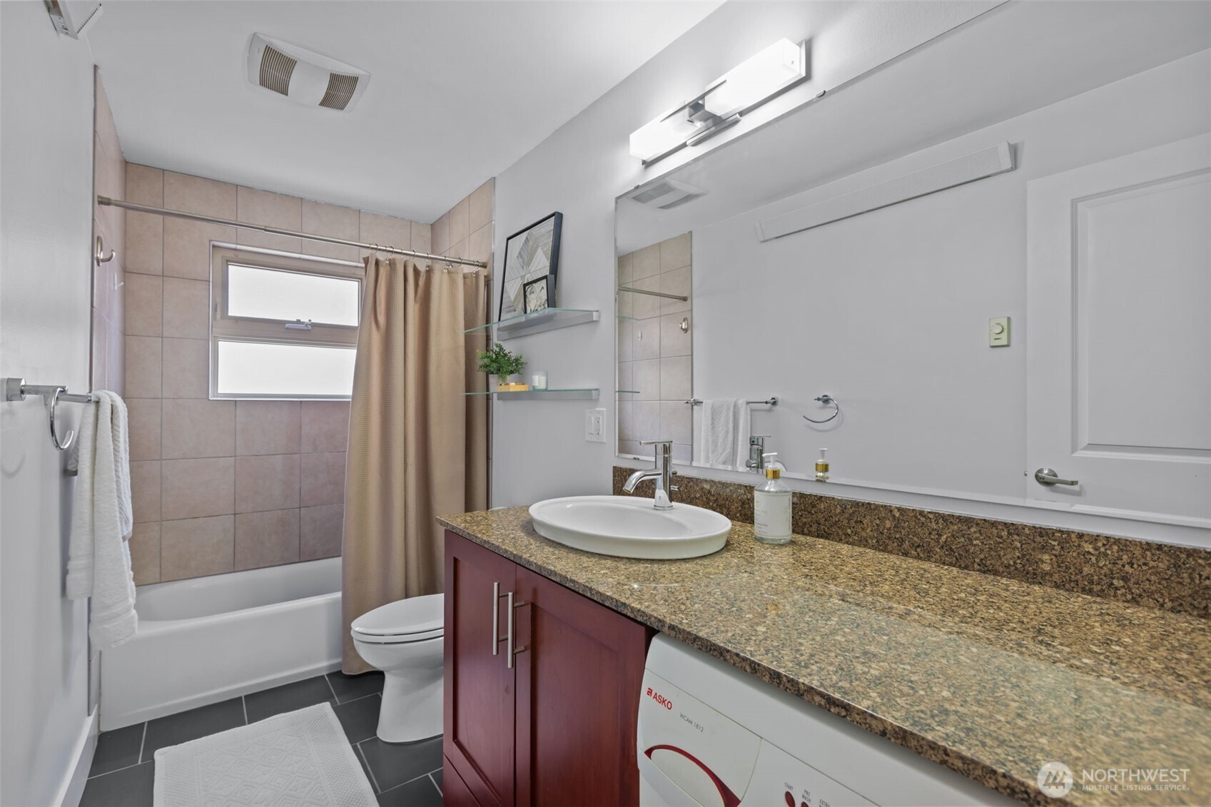 1430 NW 59th Street #202, Seattle, WA 98107