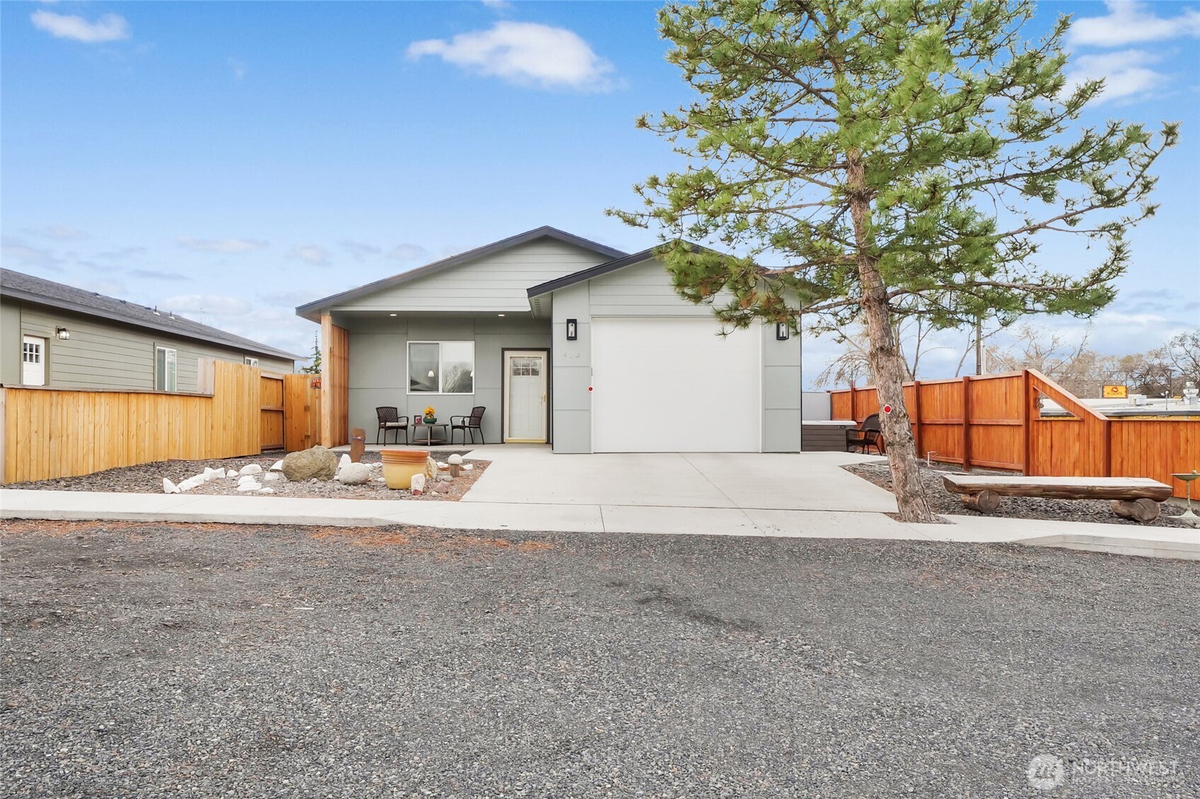 423 2nd Avenue SE, Soap Lake, WA 98851