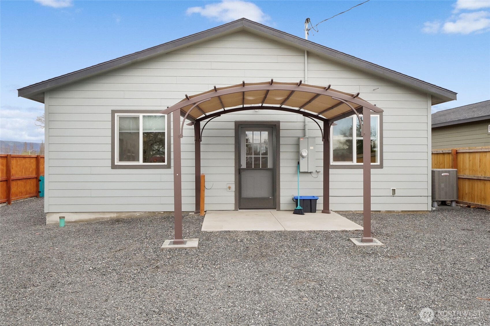 423 2nd Avenue SE, Soap Lake, WA 98851