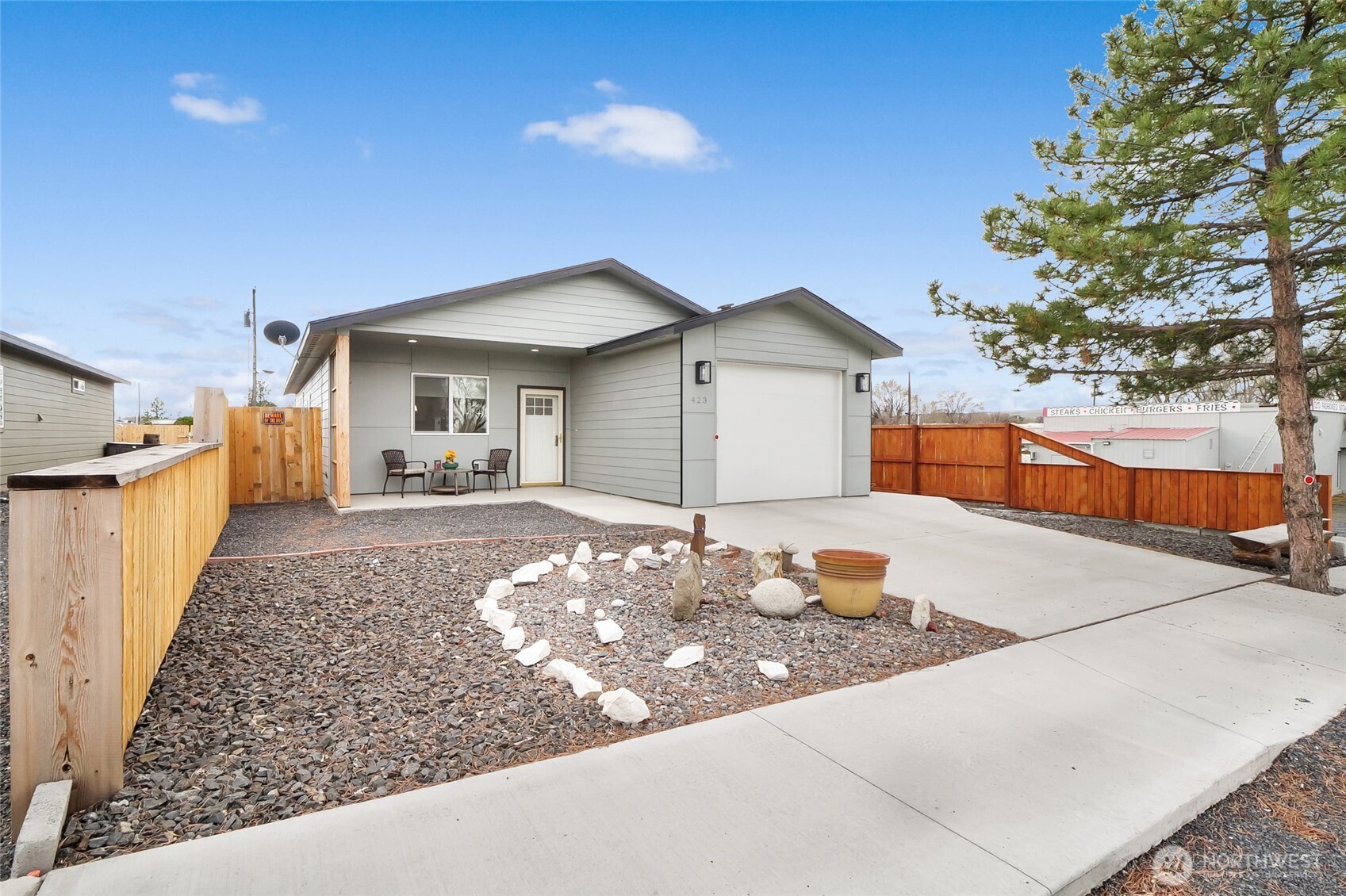 423 2nd Avenue SE, Soap Lake, WA 98851
