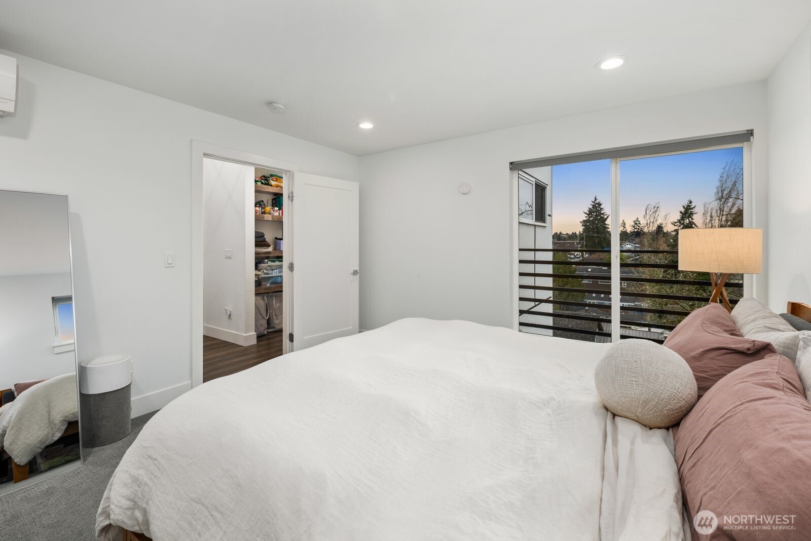 4726 S Juneau Street , Seattle, WA 98118