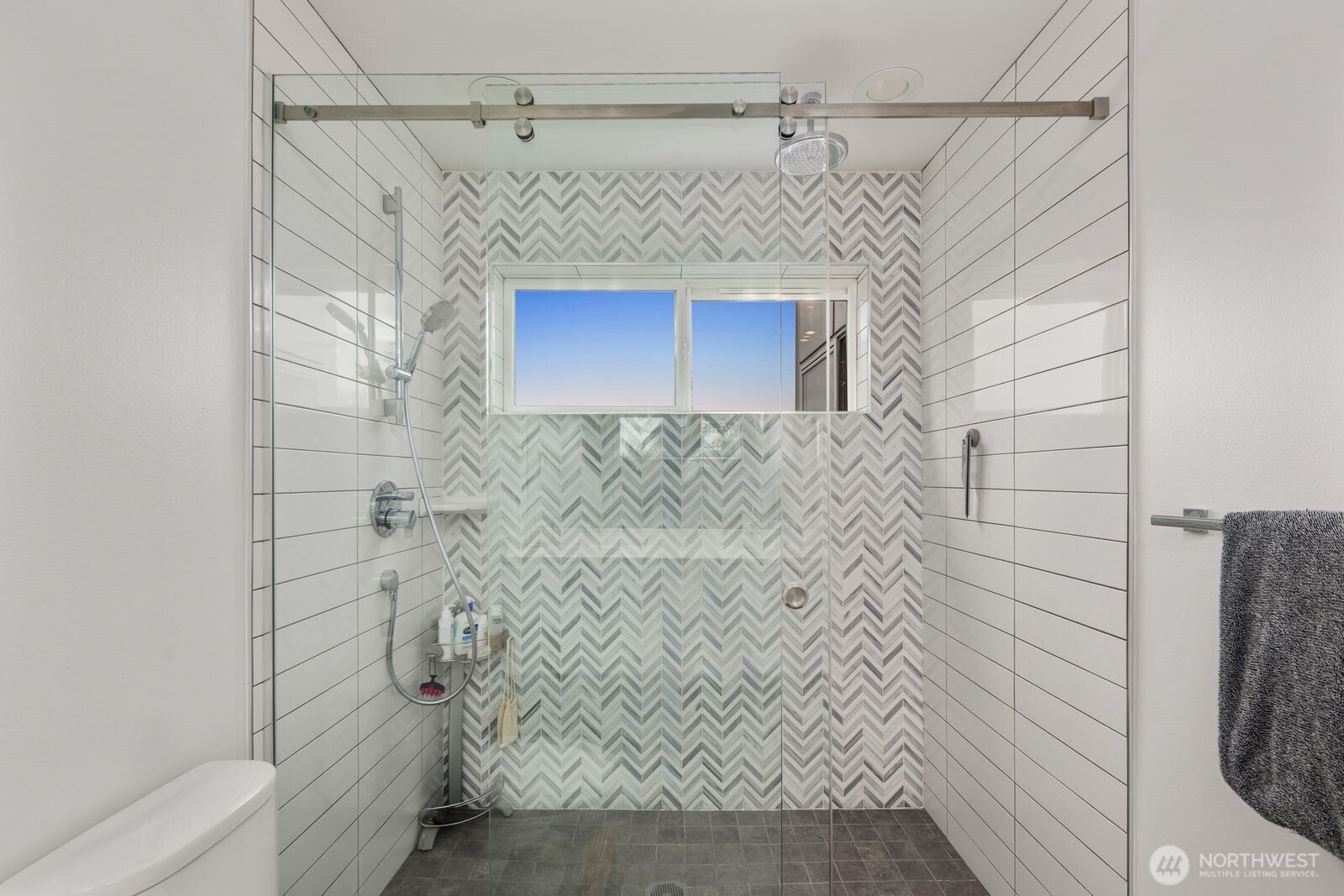 4726 S Juneau Street , Seattle, WA 98118