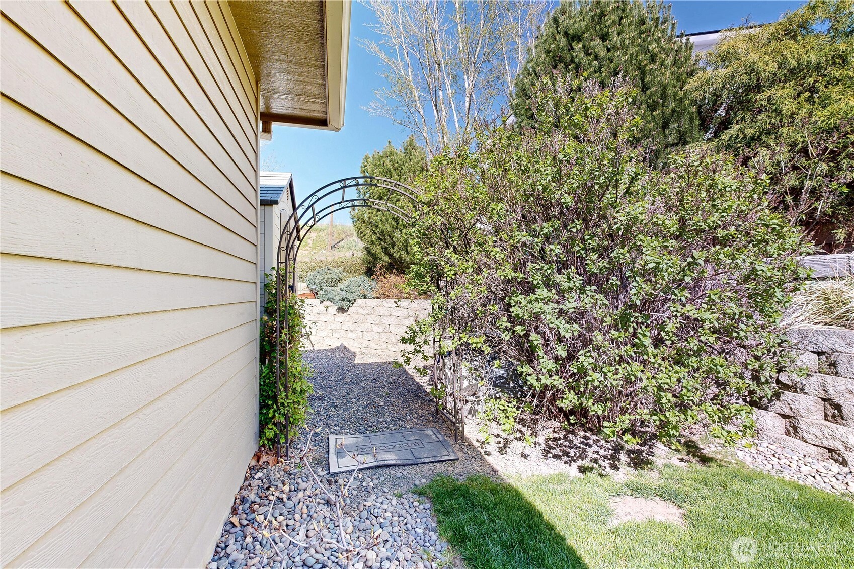 808 E Tremont , Dayton, WA 99328