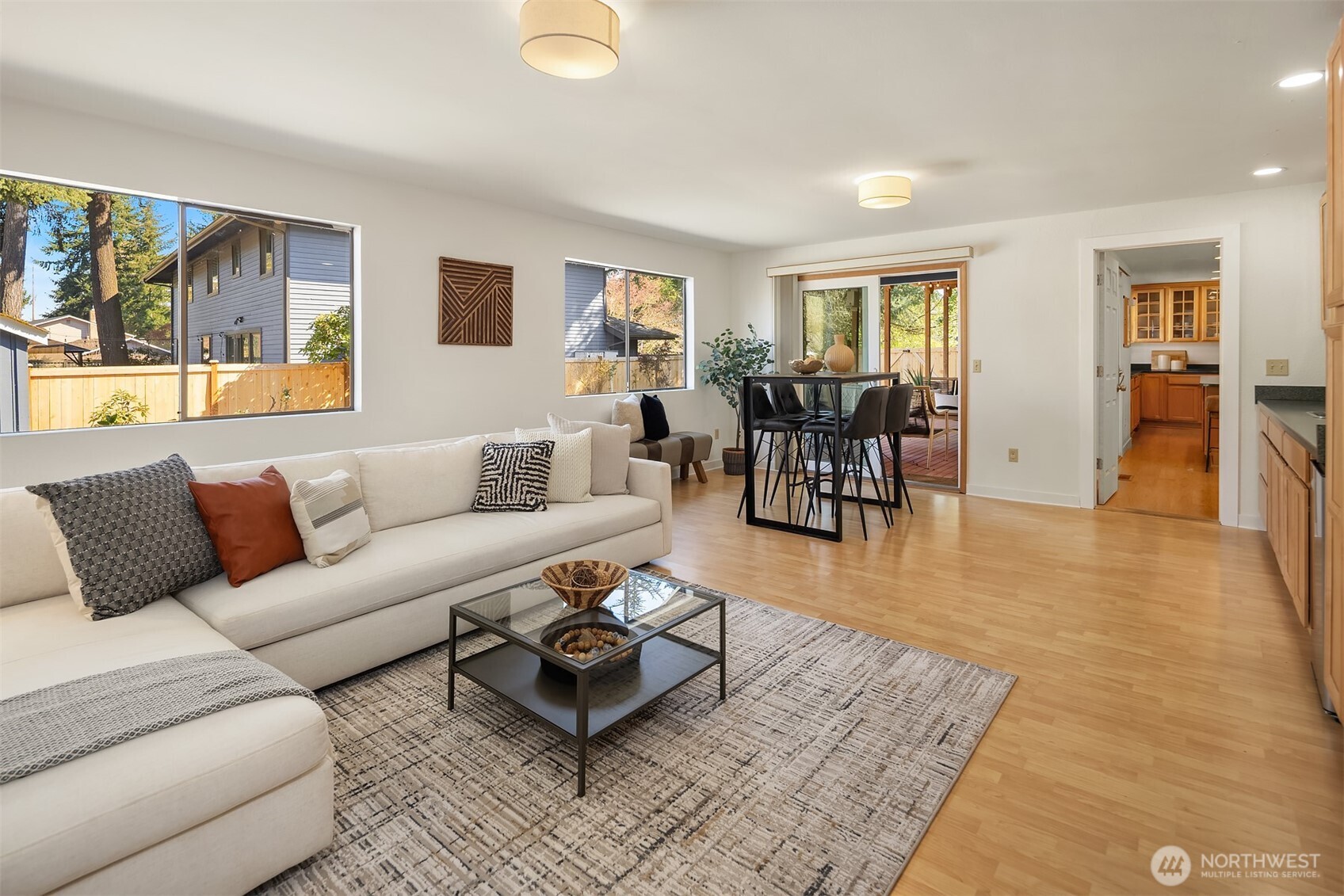15126 NE 67th Place , Redmond, WA 98052