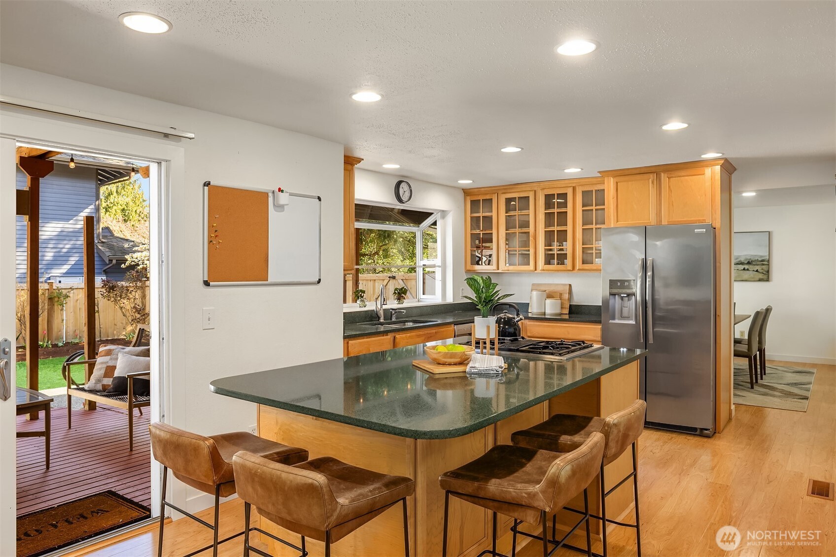 15126 NE 67th Place , Redmond, WA 98052