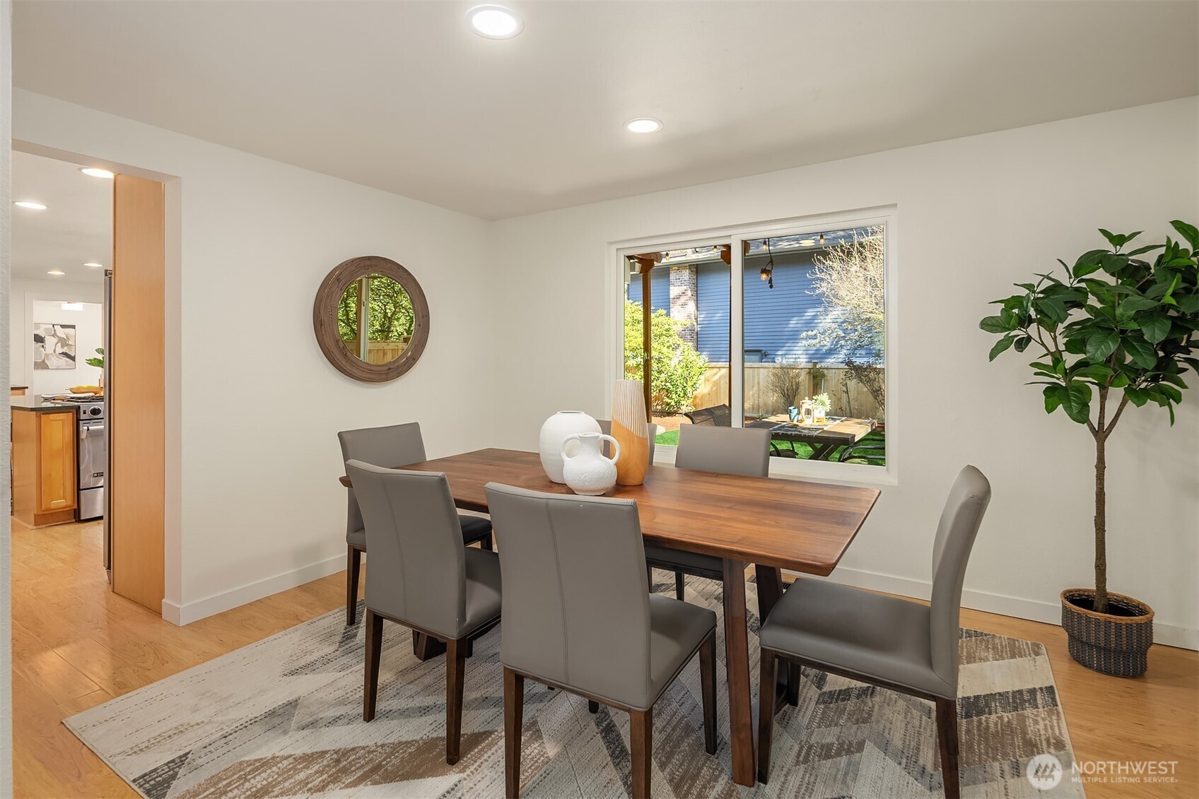 15126 NE 67th Place , Redmond, WA 98052