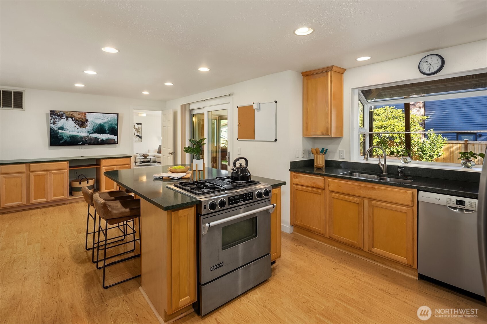 15126 NE 67th Place , Redmond, WA 98052