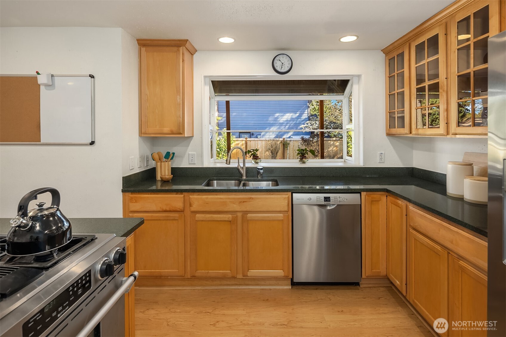 15126 NE 67th Place , Redmond, WA 98052