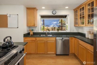 15126 NE 67th Place , Redmond, WA 98052 - Photo 8