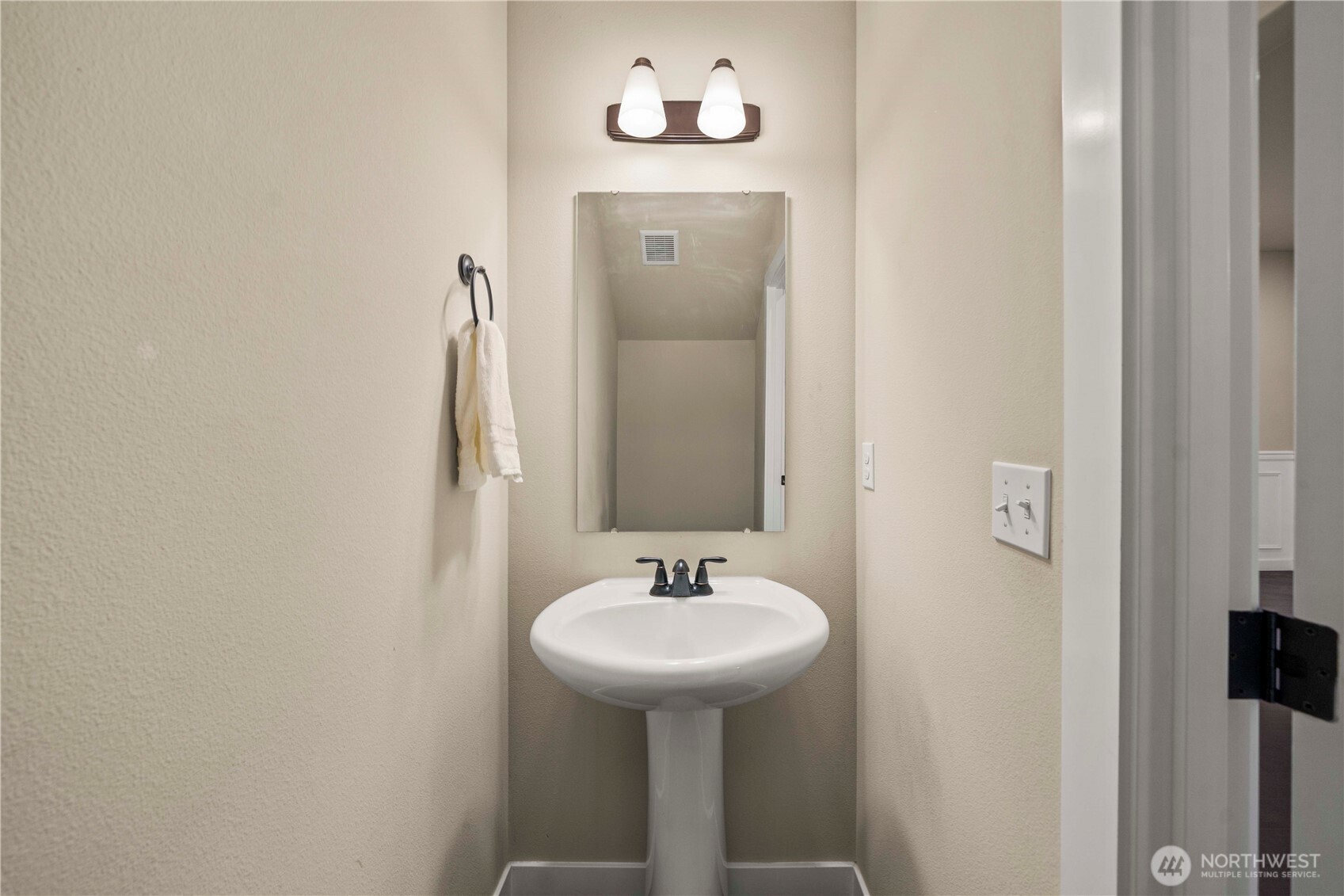 11410 Waller Road E, Tacoma, WA 98446