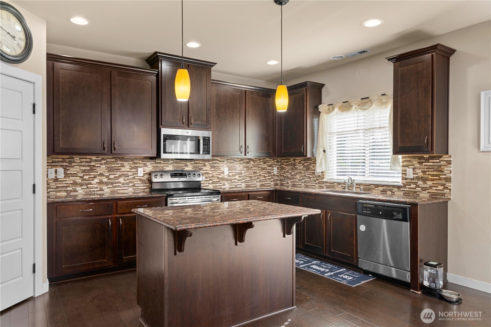 11410 Waller Road E, Tacoma, WA 98446