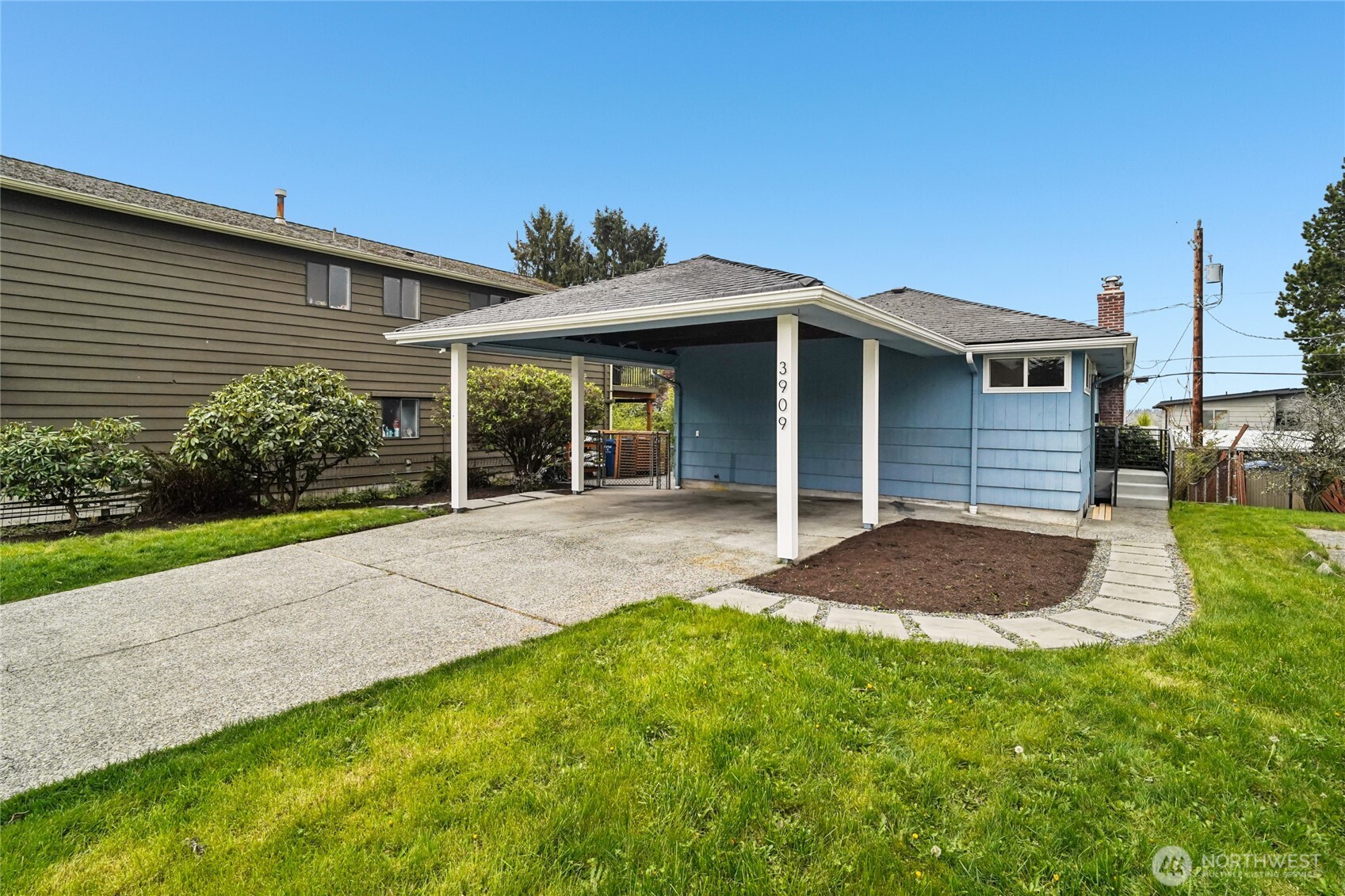 3909 13th Avenue S, Seattle, WA 98108