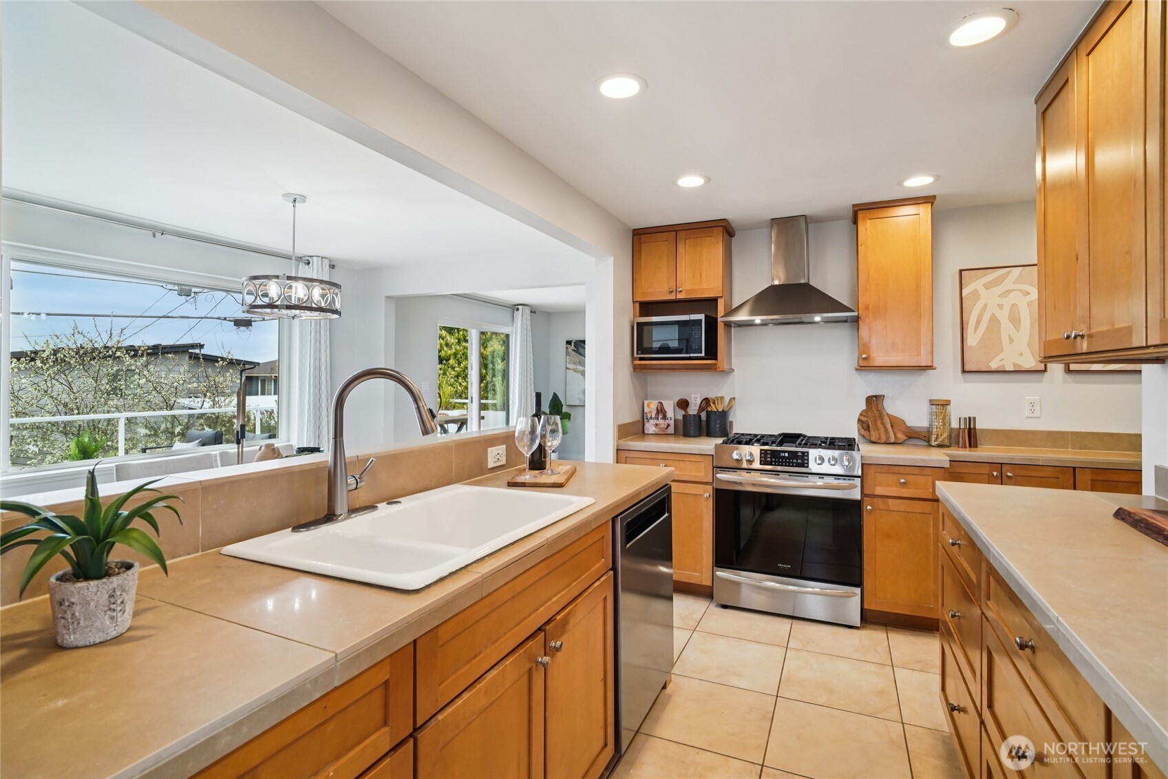 3909 13th Avenue S, Seattle, WA 98108