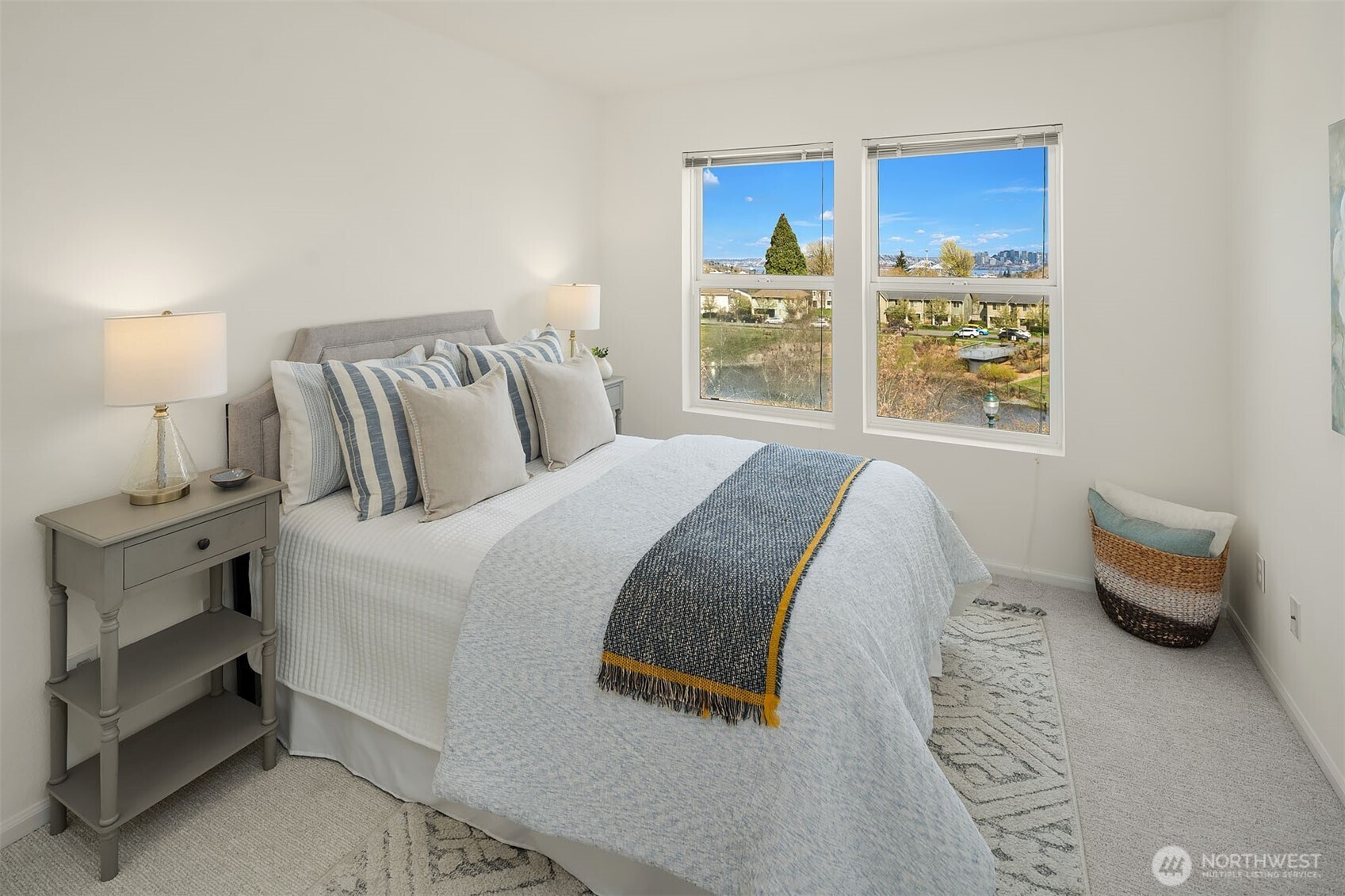 2946 SW Raymond Street #805, Seattle, WA 98126