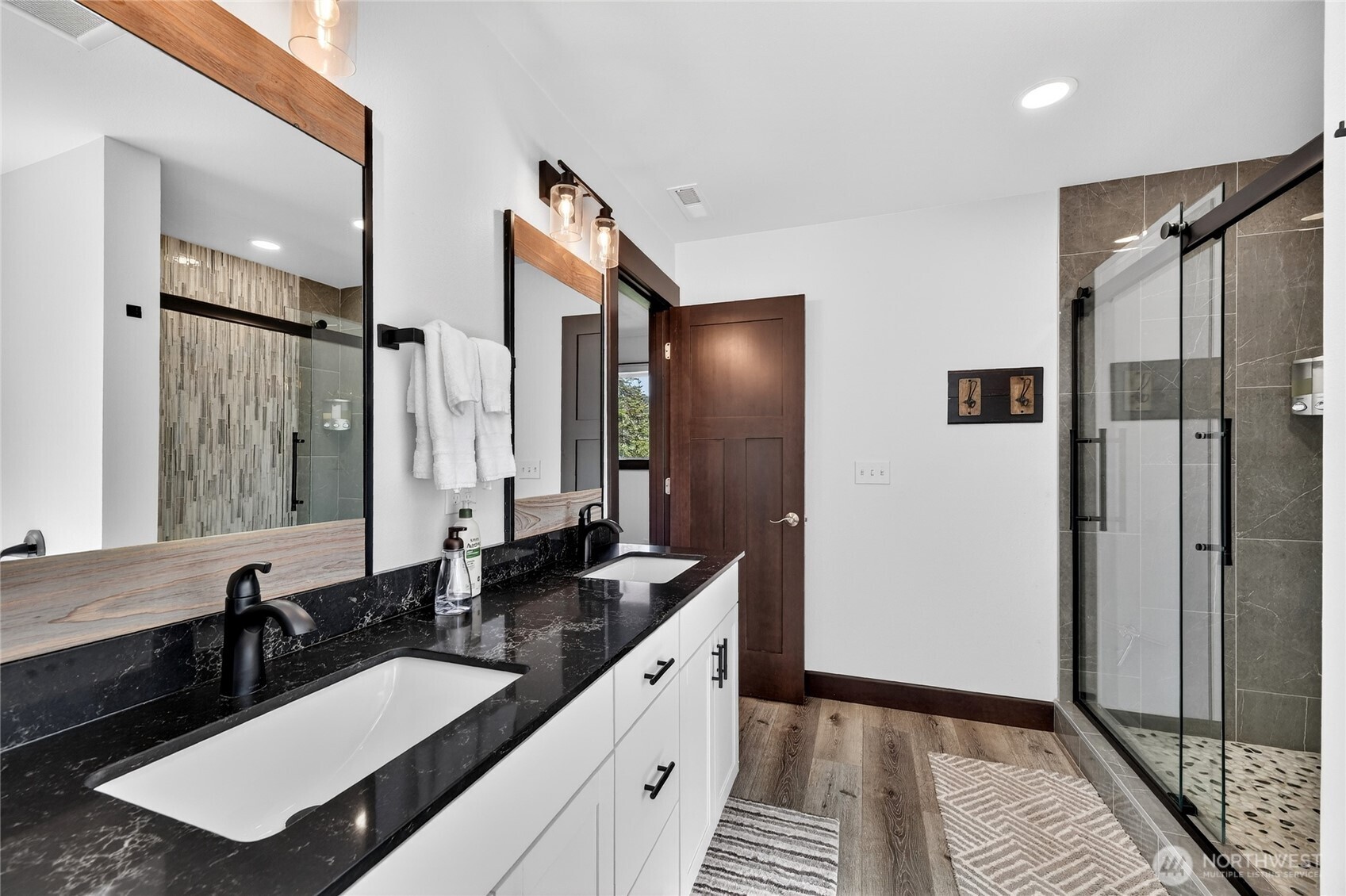 60 Snoqualmie Village Dr , Snoqualmie Pass, WA 98068
