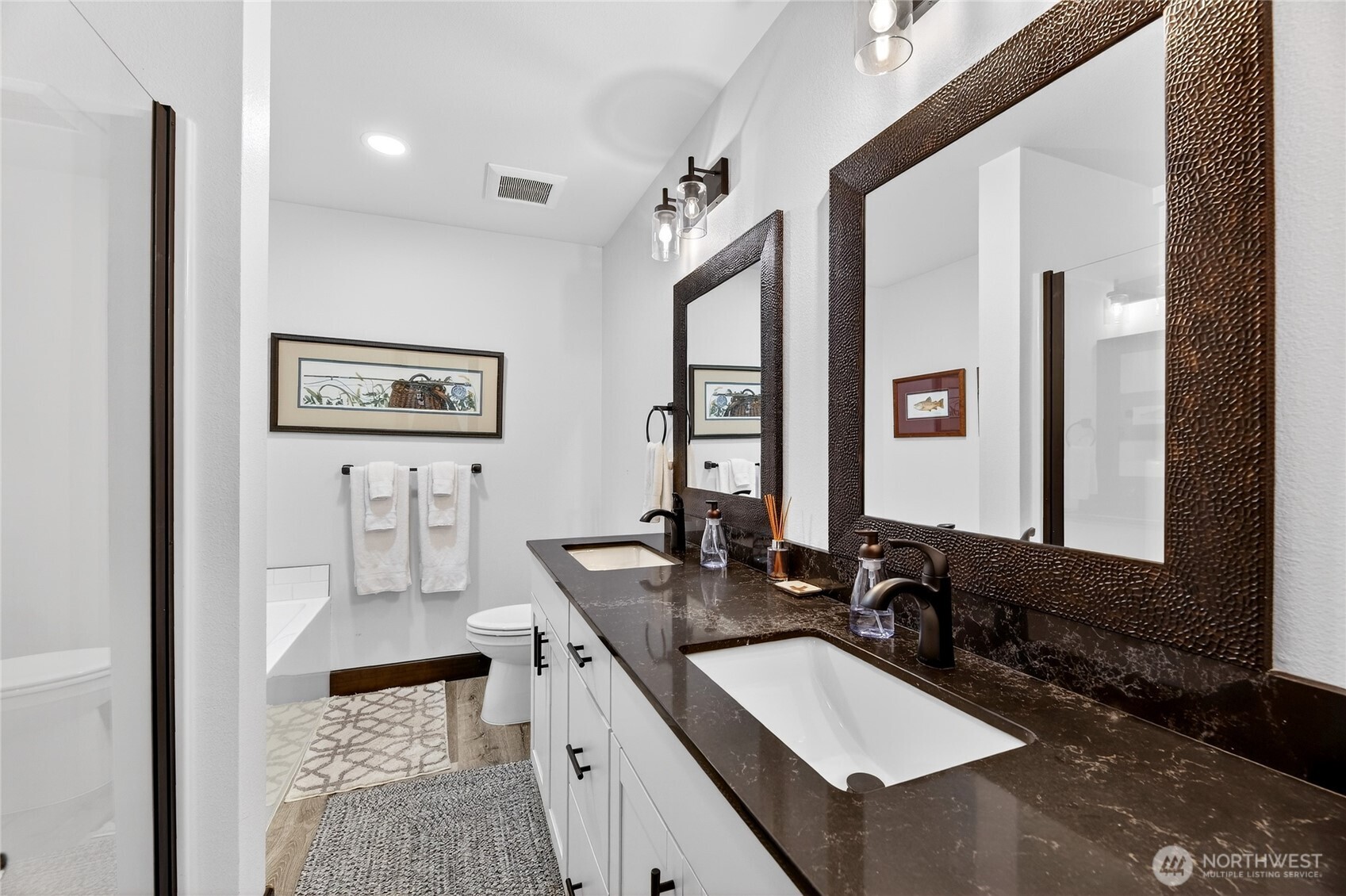60 Snoqualmie Village Dr , Snoqualmie Pass, WA 98068