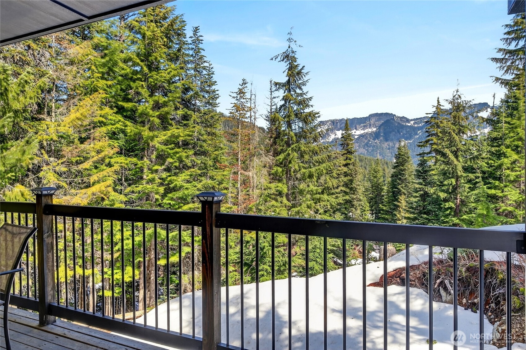 60 Snoqualmie Village Dr , Snoqualmie Pass, WA 98068