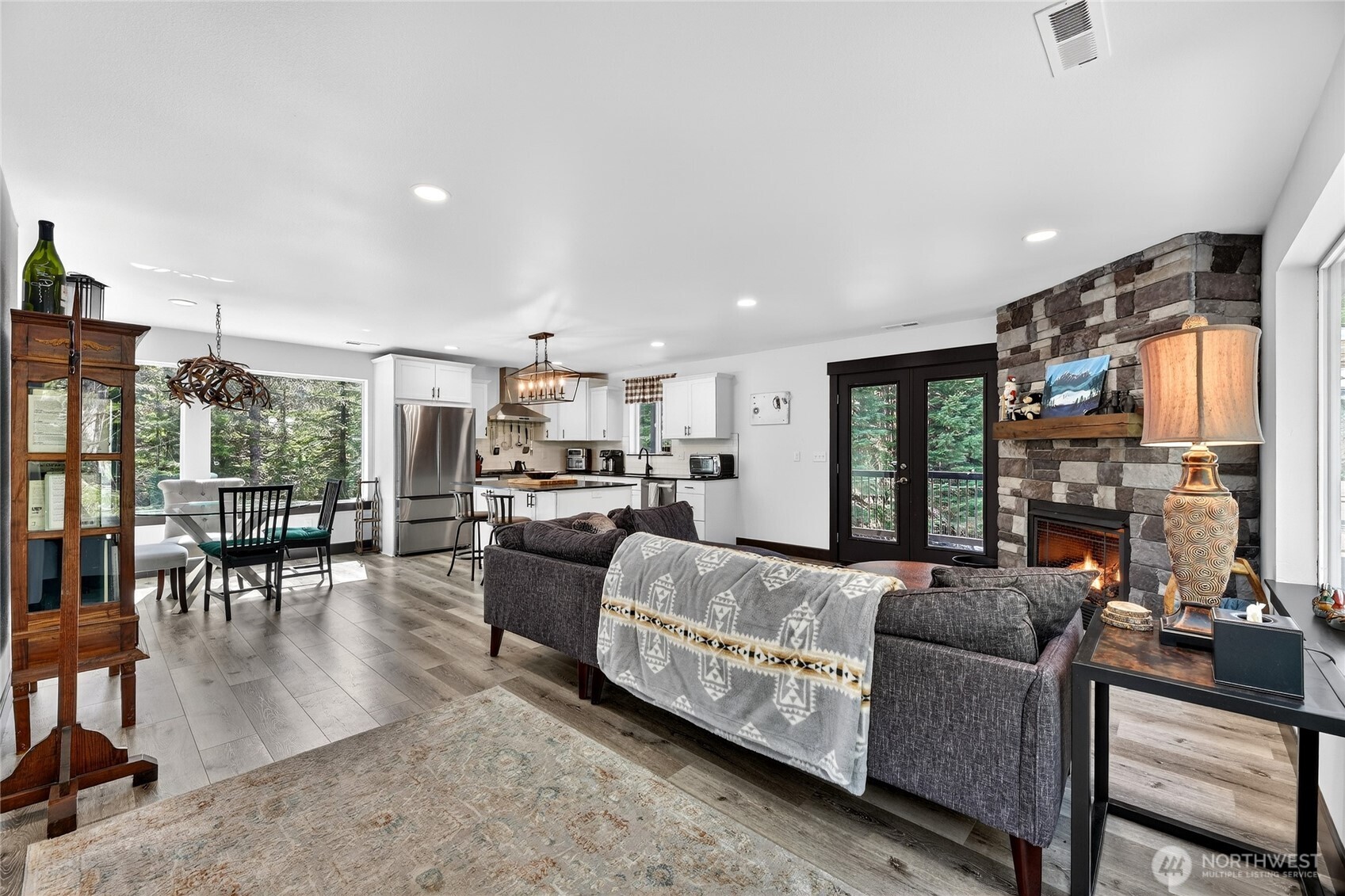 60 Snoqualmie Village Dr , Snoqualmie Pass, WA 98068