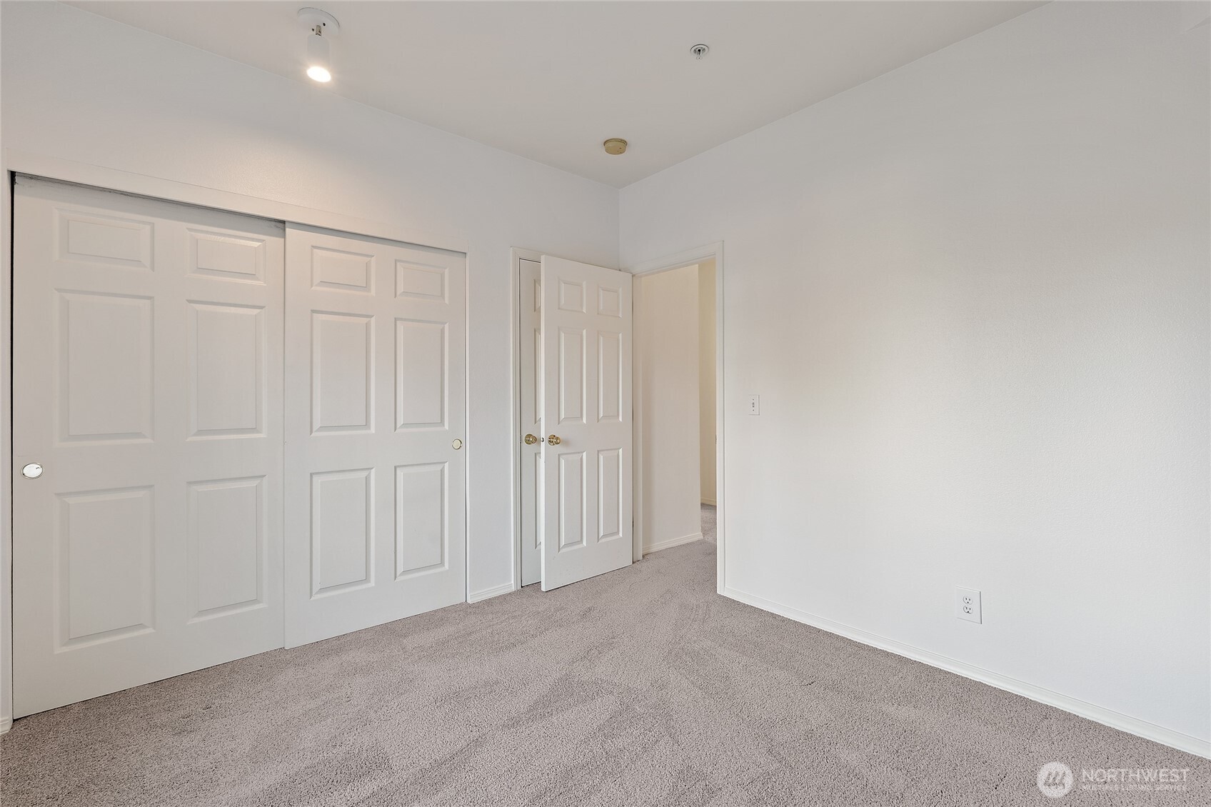 12122 NE 171st Place #D201, Bothell, WA 98011