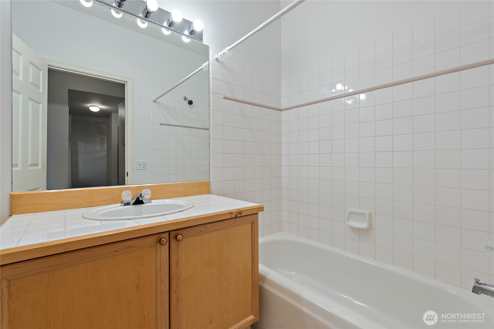 12122 NE 171st Place #D201, Bothell, WA 98011