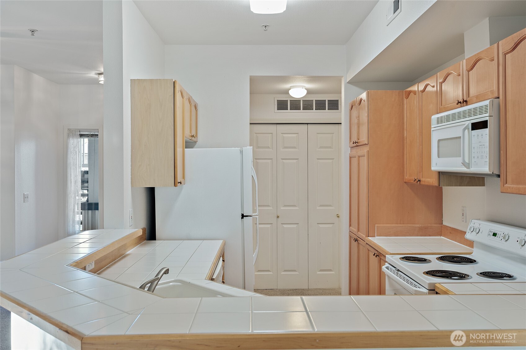 12122 NE 171st Place #D201, Bothell, WA 98011