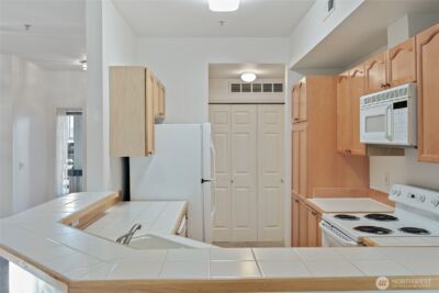 12122 NE 171st Place #D201, Bothell, WA 98011 - Photo 5