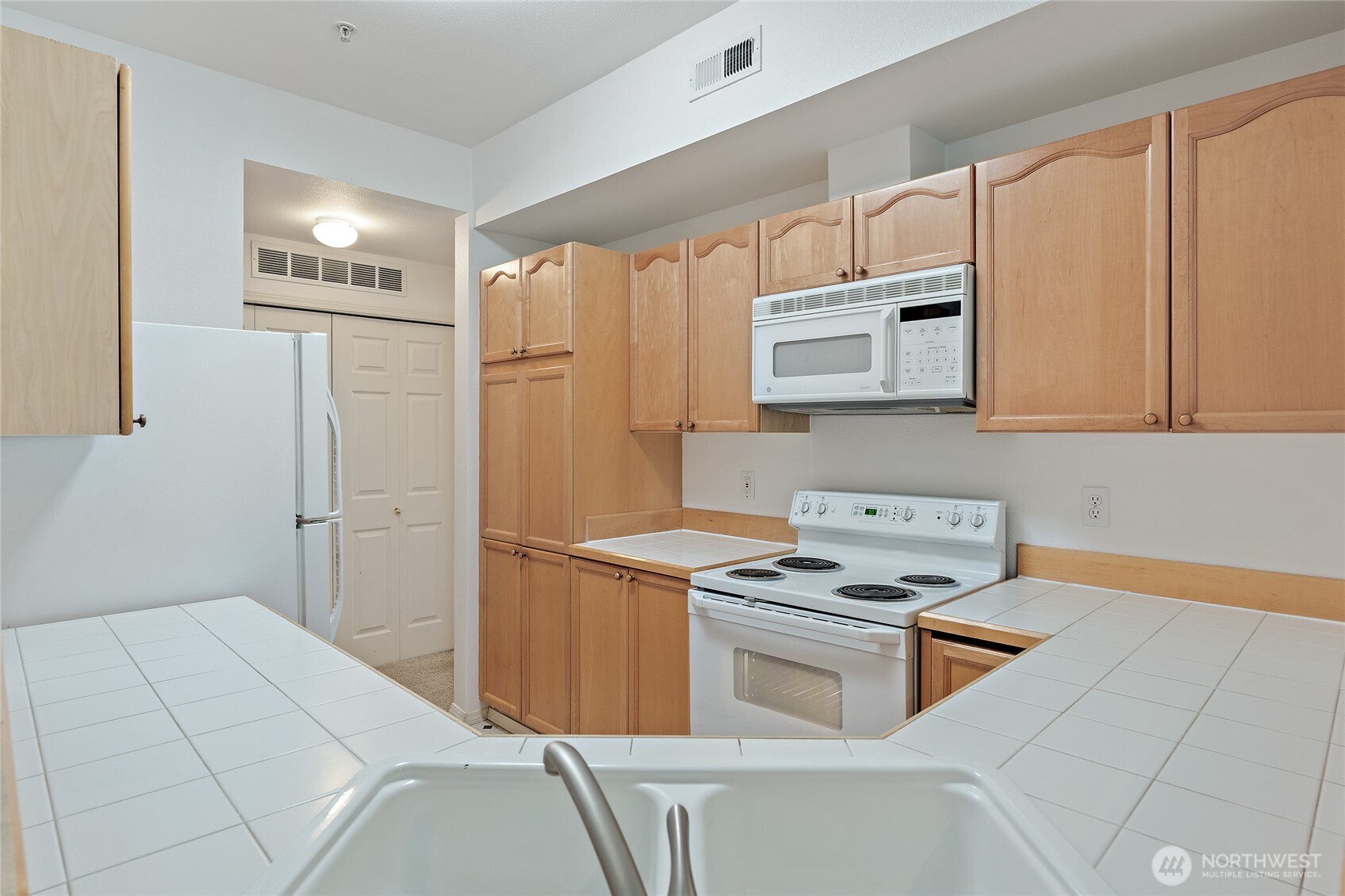 12122 NE 171st Place #D201, Bothell, WA 98011