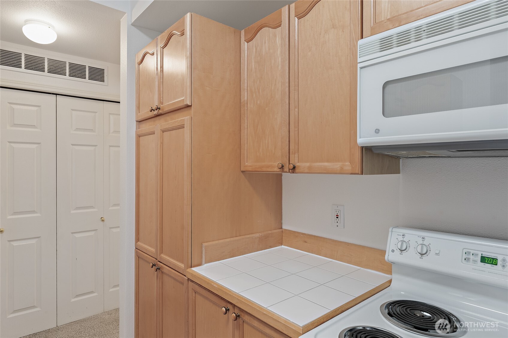 12122 NE 171st Place #D201, Bothell, WA 98011