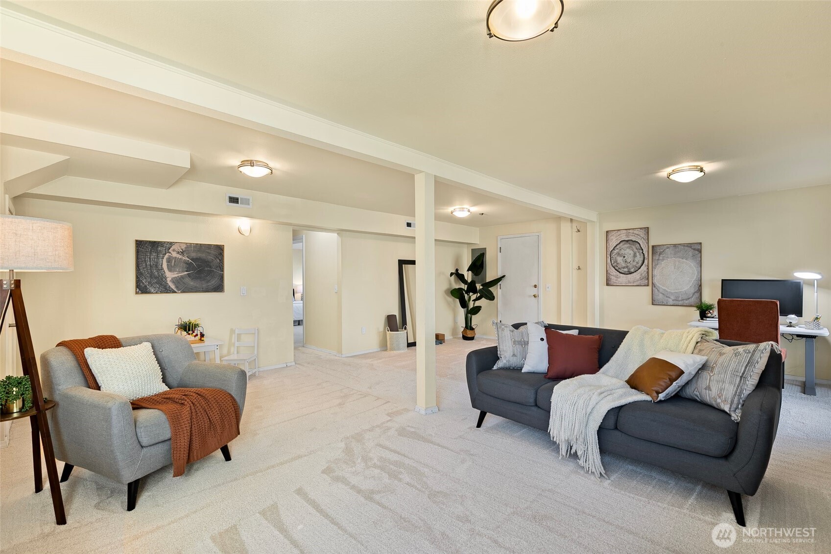 9053 7th Avenue NW, Seattle, WA 98117