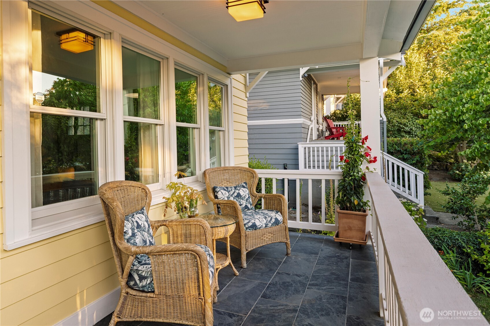 2528 1st Avenue W, Seattle, WA 98119