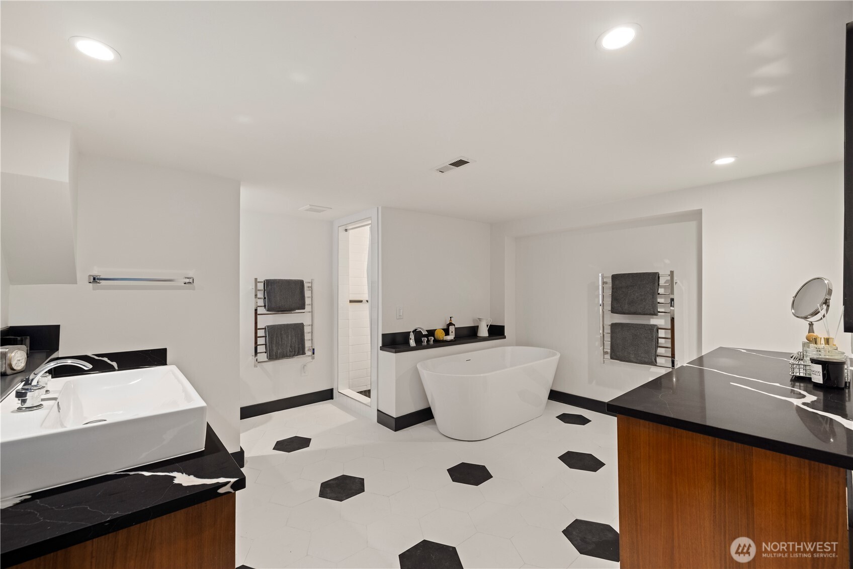 2528 1st Avenue W, Seattle, WA 98119