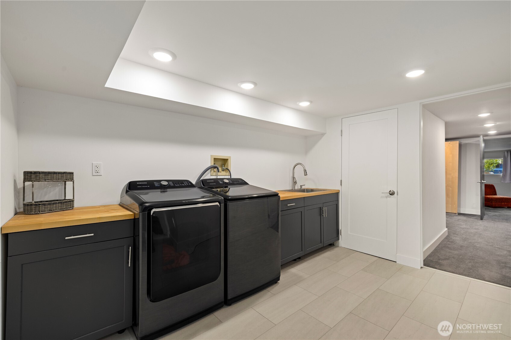 2528 1st Avenue W, Seattle, WA 98119