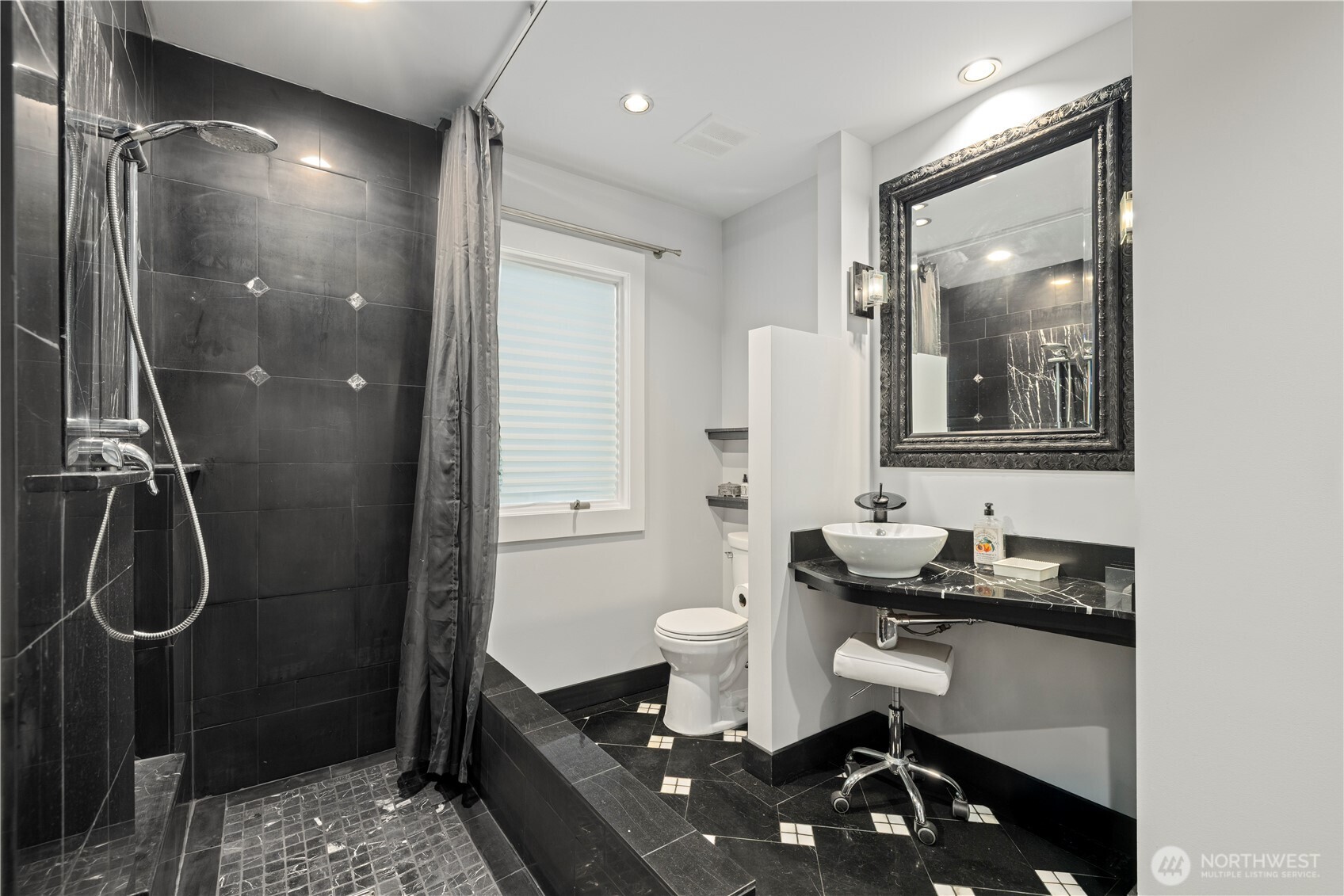 2528 1st Avenue W, Seattle, WA 98119