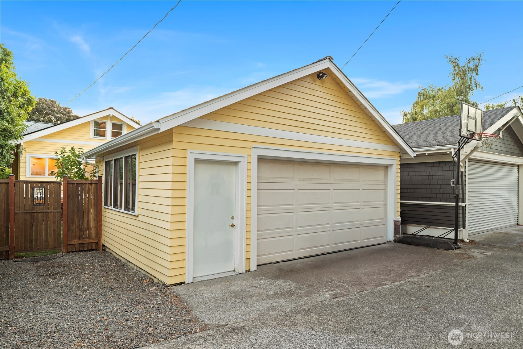 2528 1st Avenue W, Seattle, WA 98119